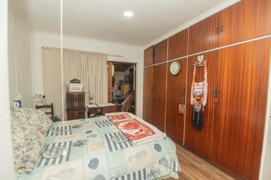 6 Bedroom Property for Sale in Bluewater Bay Eastern Cape